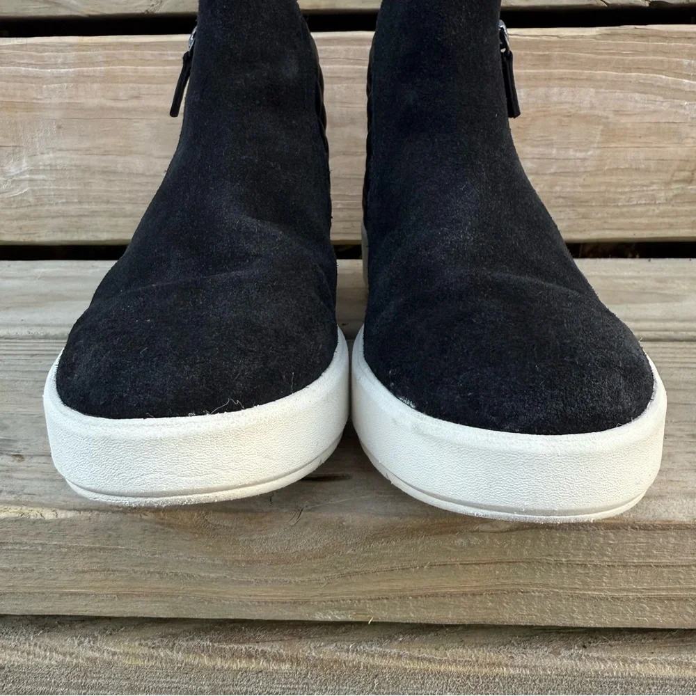 Clarks Suede Ankle Bootie Layton Black Leather Quilted Platform Sneaker 9.5 M